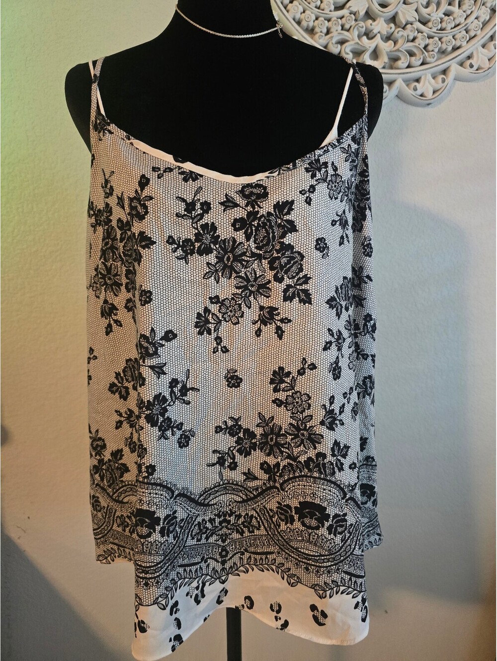 Worthington XL Black and White Floral Patterned Sleeveless Tank Top